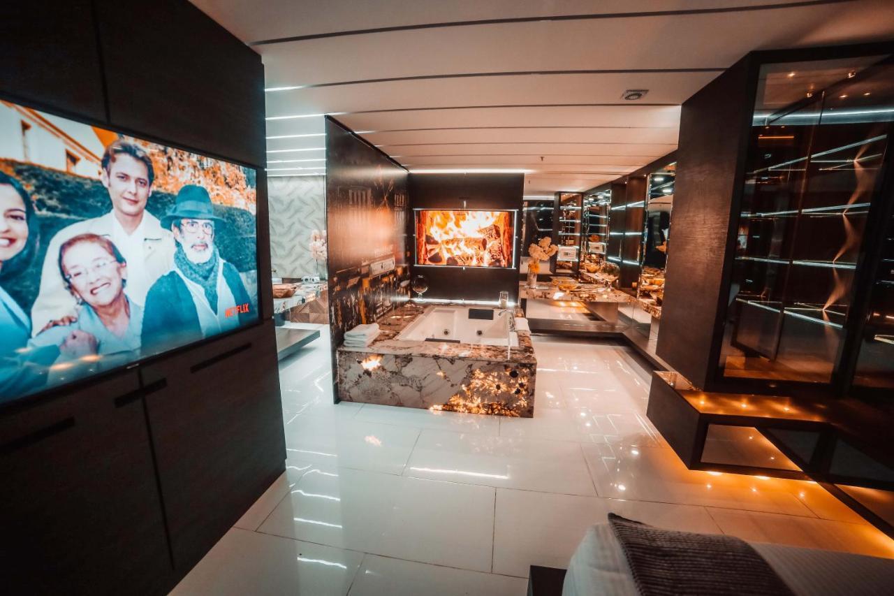 1Million Luxury Suites Medellín Exterior foto