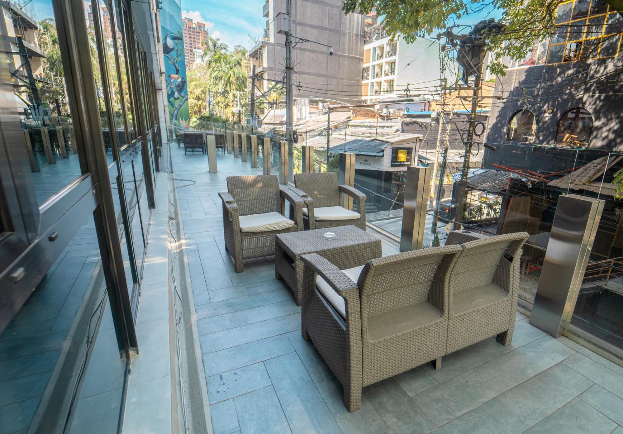 1Million Luxury Suites Medellín Exterior foto